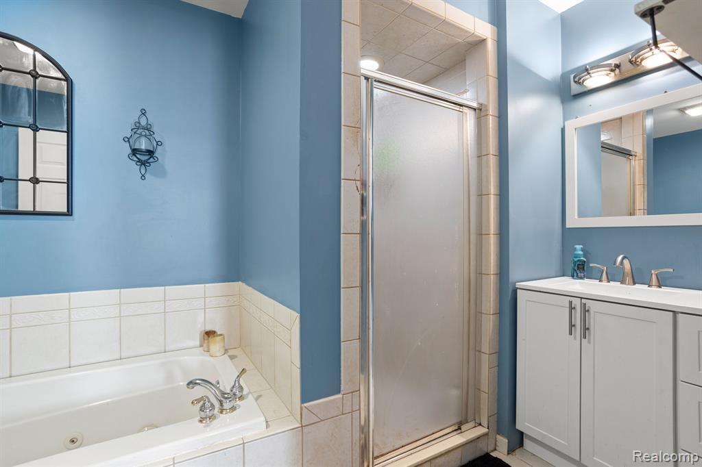 811 SAINT JOHNS Boulevard, Lincoln Park, MI 48146 — Photo 17