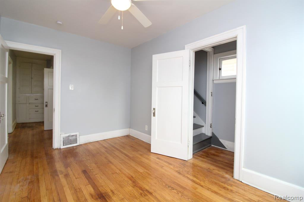 2170 MONTCLAIR Street, Detroit, MI 48214 — Photo 26