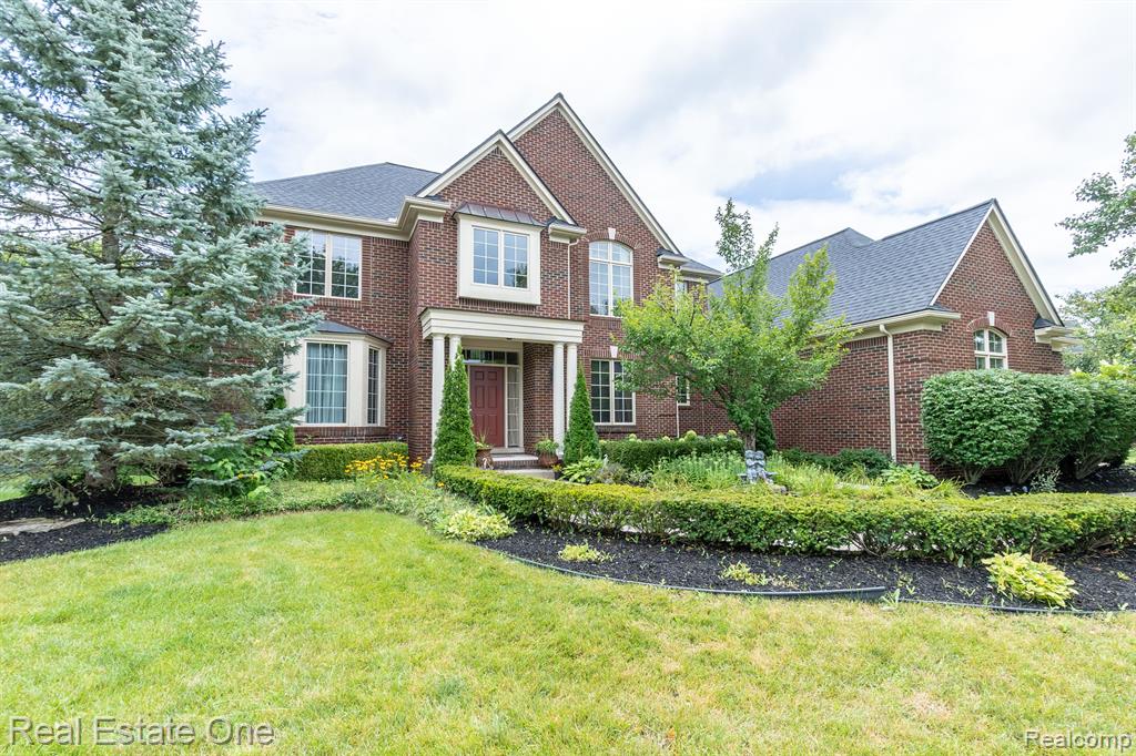 18090 Peninsula Way, Northville, MI 48168 — Photo 2