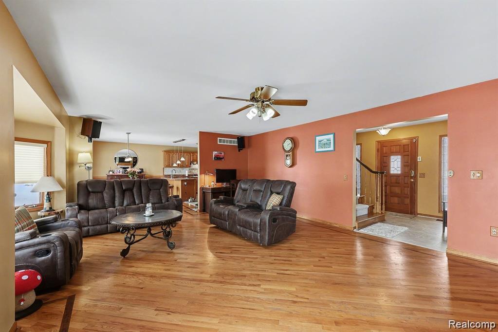7277 Cardinal Street, Algonac, MI 48001 — Photo 15