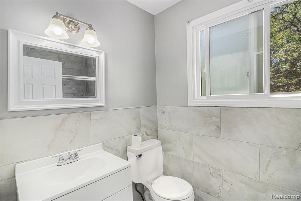 8040 Coyle Street, Detroit, MI 48228 — Photo 11
