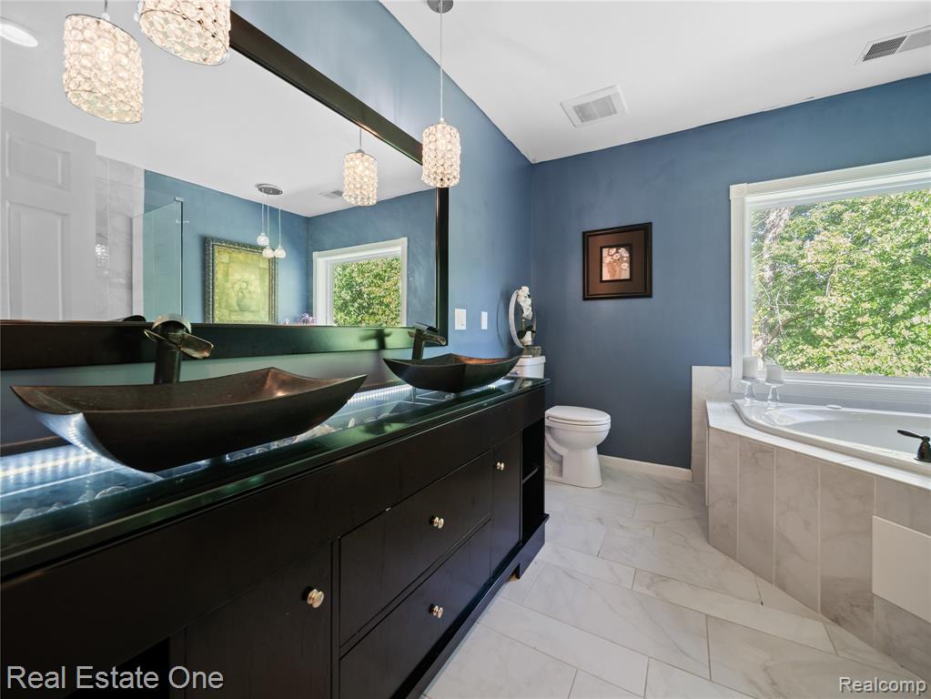 9404 MCGREGOR Road, Pinckney, MI 48169 — Photo 18