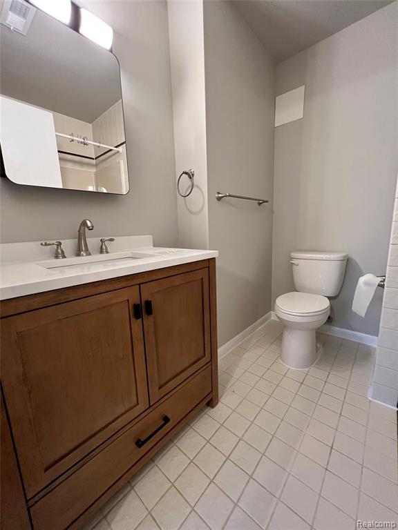 521 E UNIVERSITY Drive, Rochester, MI 48307 — Photo 16