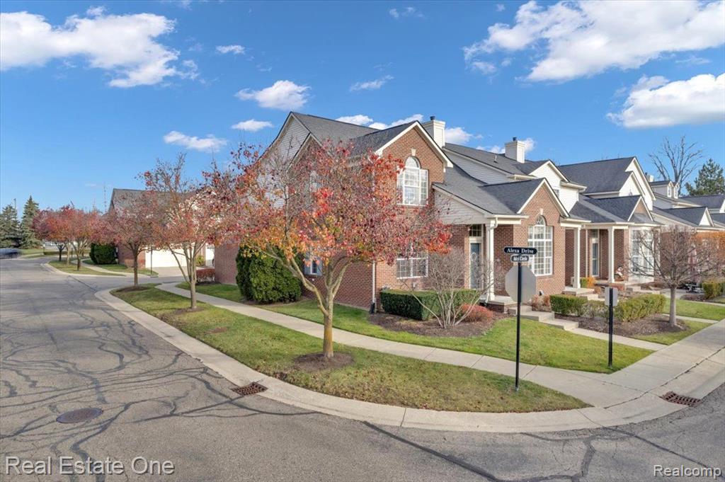 15201 ADRI Circle, Walled Lake, MI 48390 — Photo 25