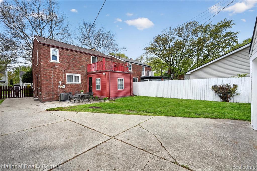 3956 HARVARD Road, Detroit, MI 48224 — Photo 37