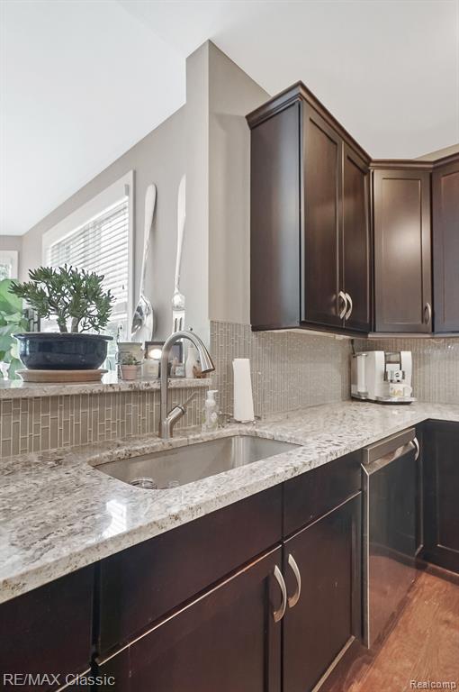 50757 CALVERT ISLE Drive, Novi, MI — Photo 29