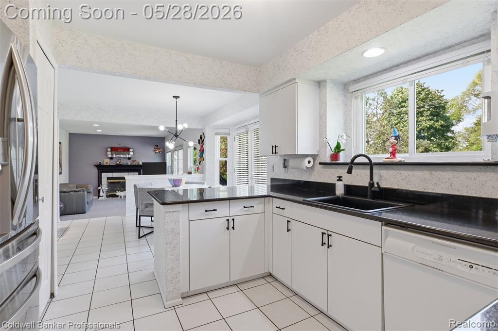 7210 Willow Oak Drive, West Bloomfield, MI 48324 — Photo 10