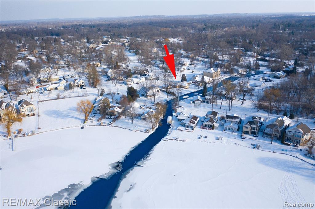 627 Sherbrooke Street, Commerce Twp, MI 48382 — Photo 32