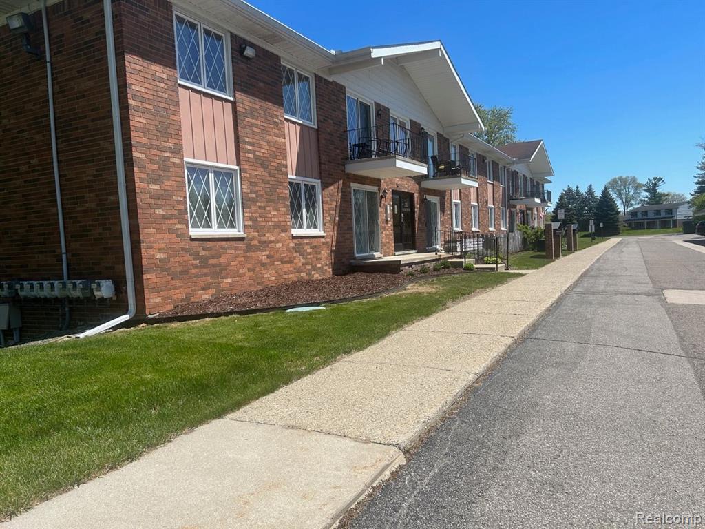 54667 SHELBY Road, Shelby Twp, MI 48316 — Photo 2