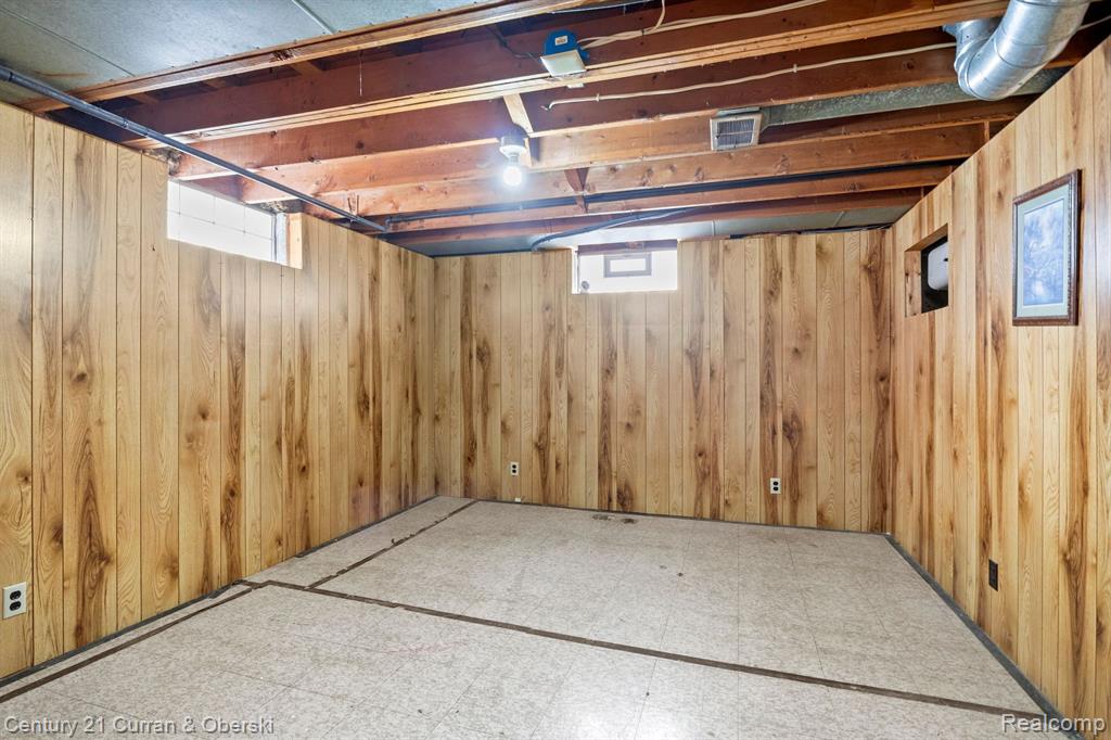 8054 ROBINDALE Avenue, Dearborn Heights, MI 48127 — Photo 32