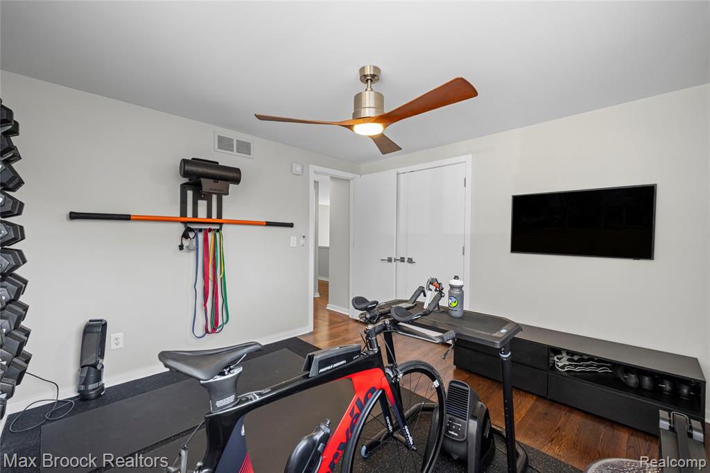 5597 Apple Ridge Trail, West Bloomfield, MI — Photo 36