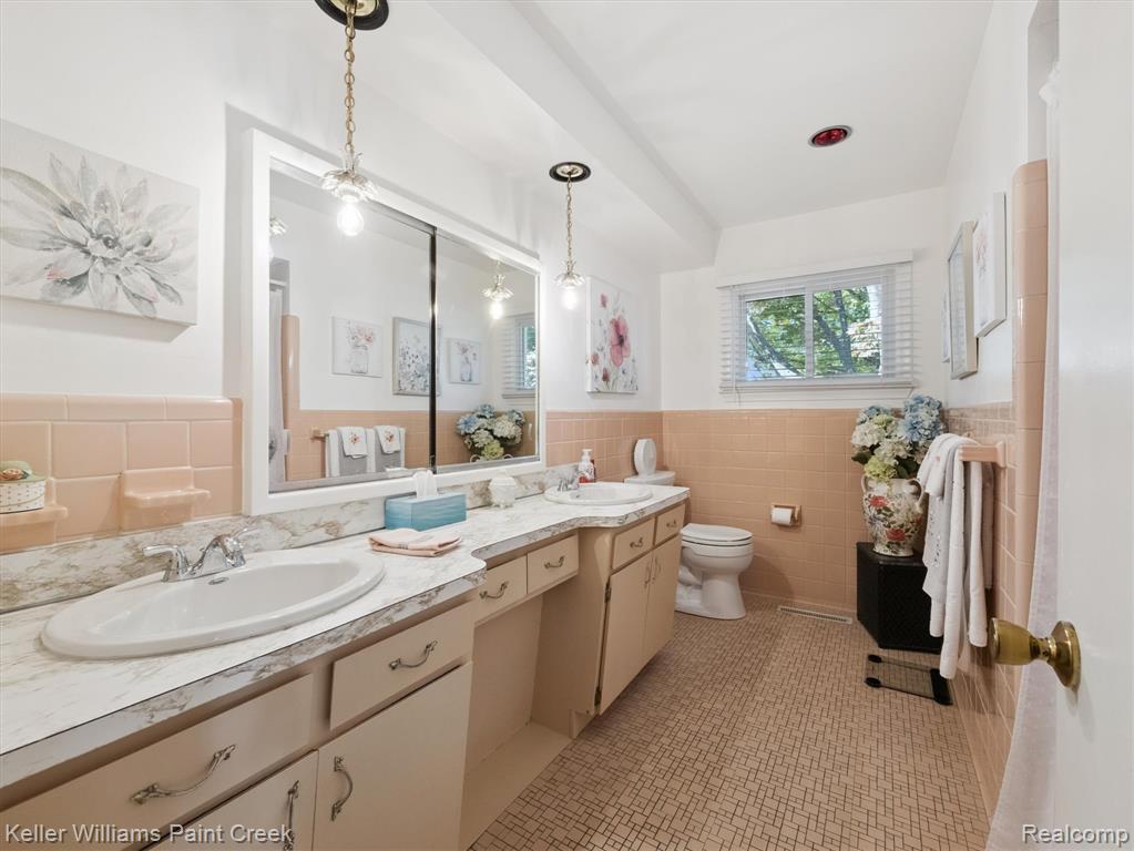 952 Dursley Road, Bloomfield Hills, MI 48304 — Photo 32