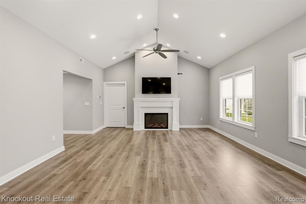 7422 Aspen Creek Drive, Midland, MI 48642 — Photo 10