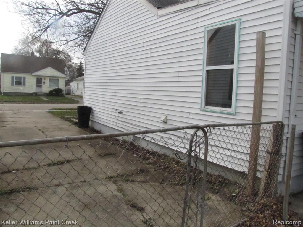 8643 LOZIER Avenue, Warren, MI 48089 — Photo 7