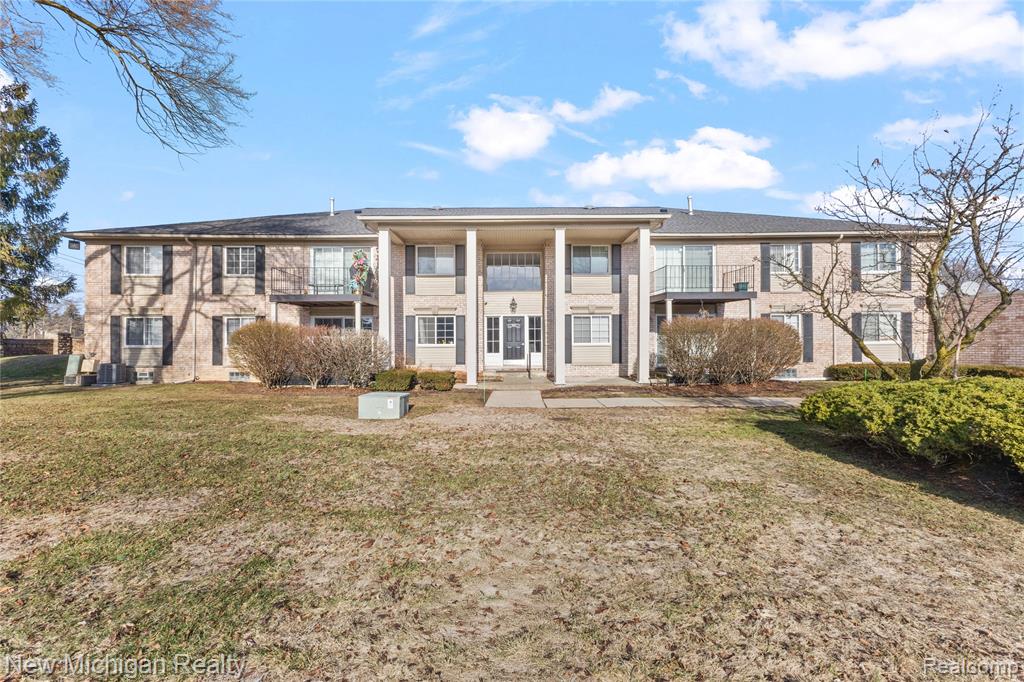 6103 Orchard Lake Road, 201, West Bloomfield, MI — Photo 8