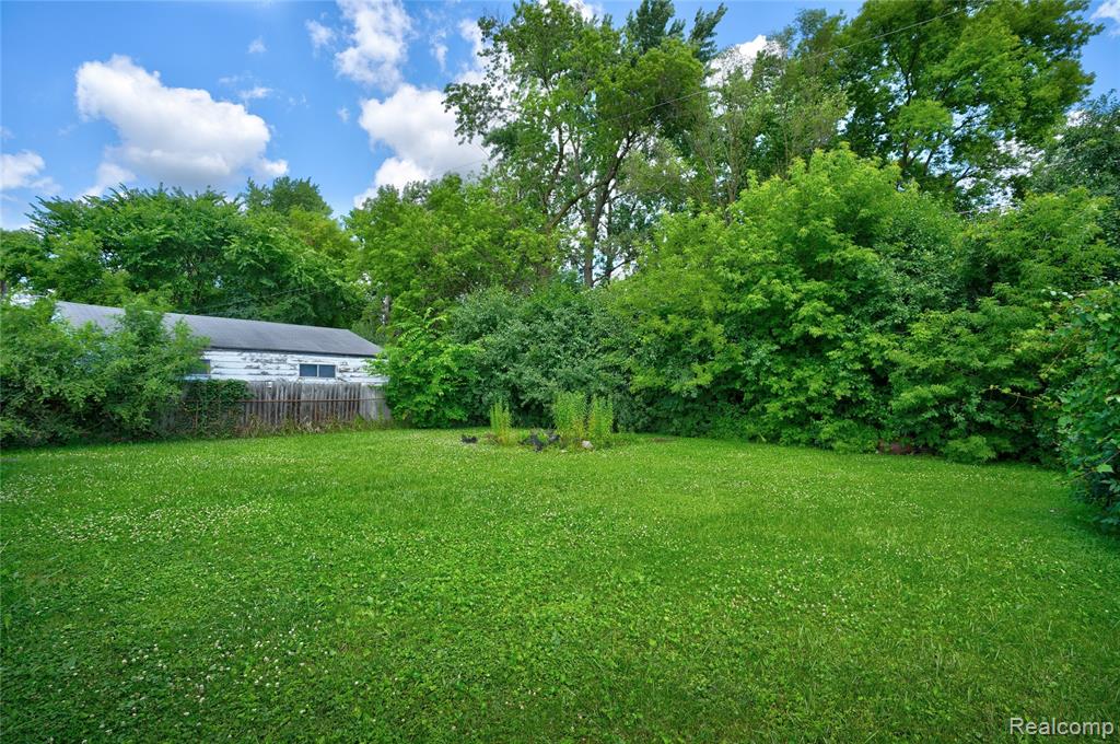 5428 Farmhill Road, Flint, MI 48505 — Photo 5