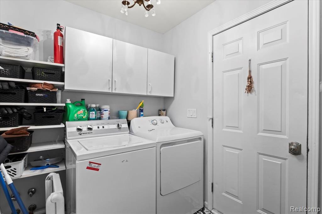 9327 Huron Park Drive, Brighton, MI 48116 — Photo 17