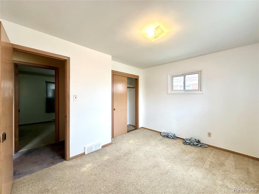 6644 Cronin Drive, Dearborn Heights, MI 48127 — Photo 14