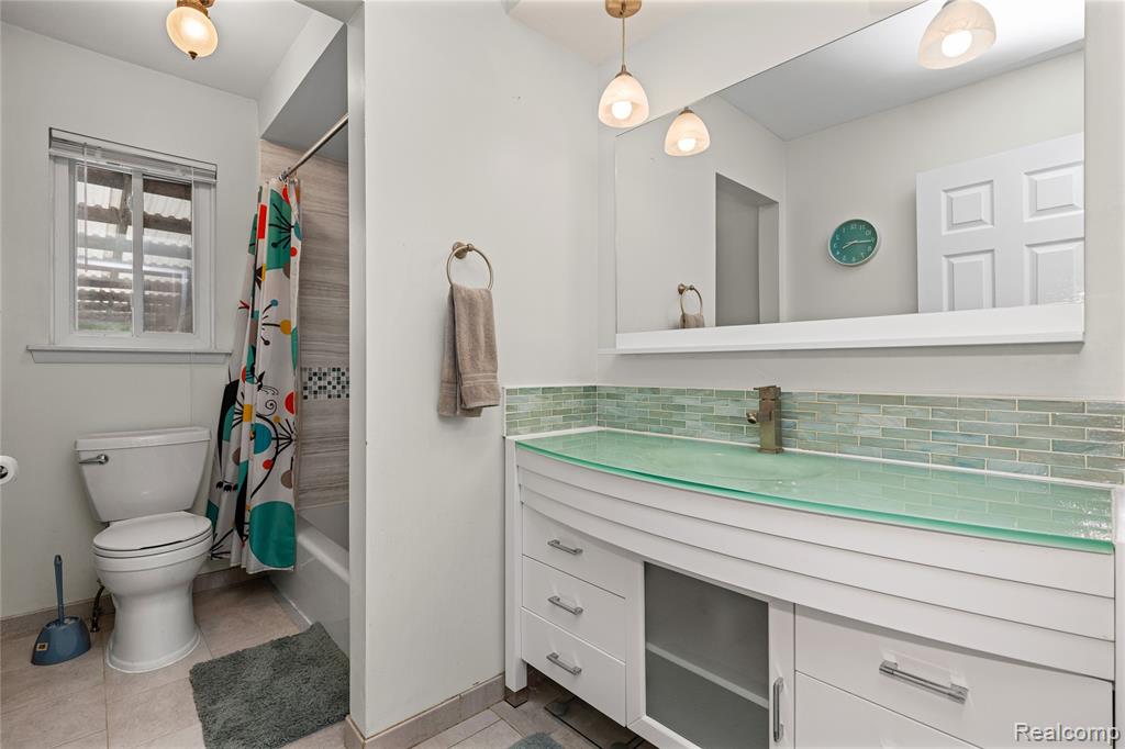 39619 Peters Drive, Canton, MI 48187 — Photo 31