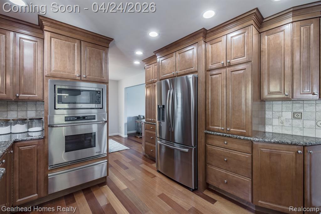 4040 Rollins Avenue, Waterford, MI 48329 — Photo 18