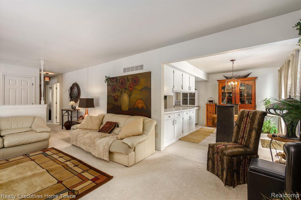 42509 ELDON Circle, Clinton Twp, MI 48038 — Photo 7