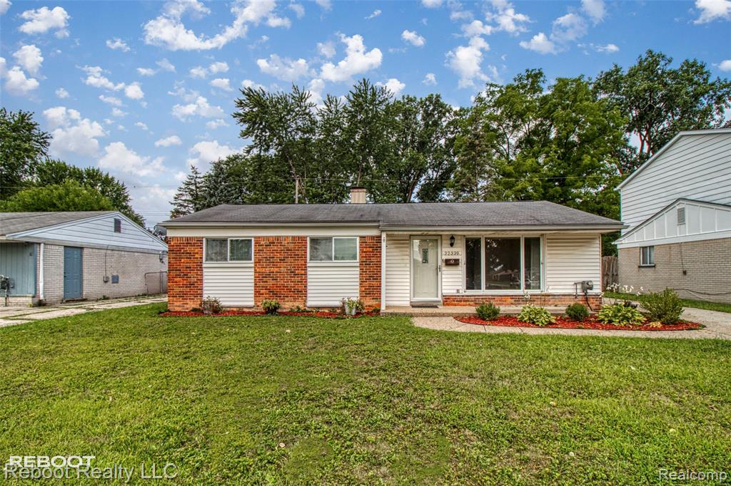 32339 Chalfonte Drive, Warren, MI 48092