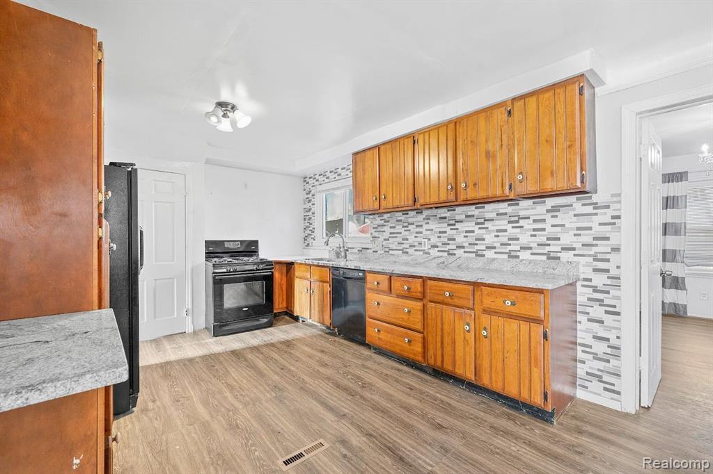 7747 APPOLINE Street, Dearborn, MI 48126 — Photo 21
