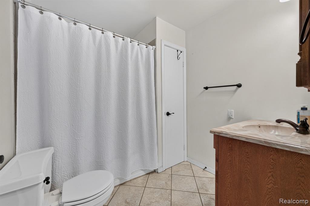 4184 W Lake Road, Clio, MI 48420 — Photo 30