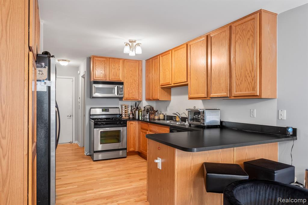 605 James Circle, Royal Oak, MI 48067 — Photo 10