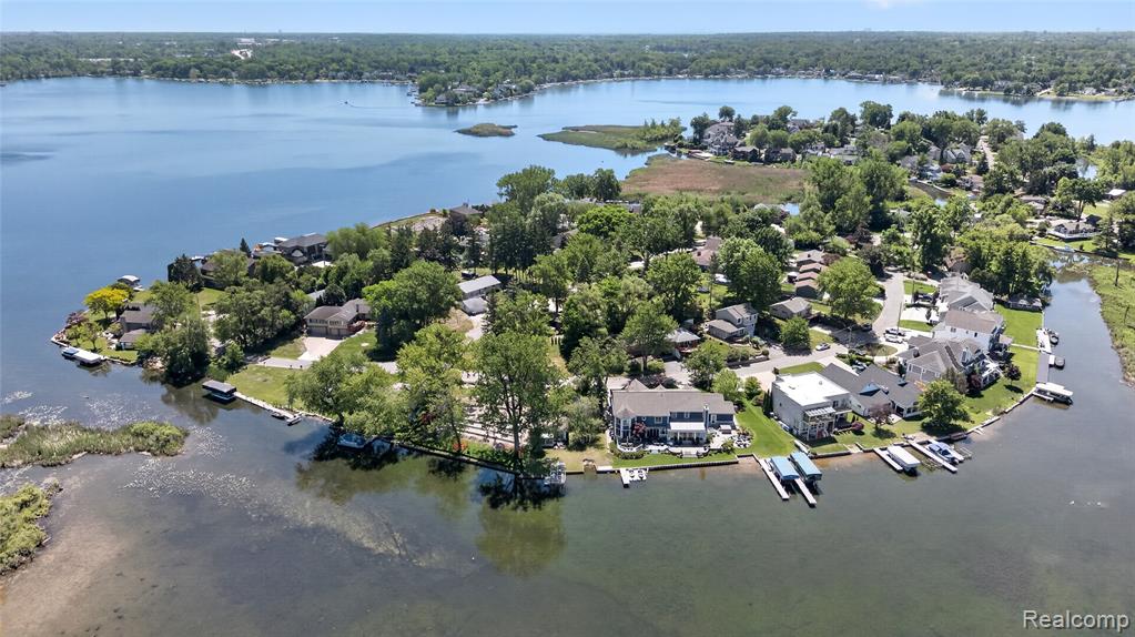 952 Wyman Drive, Waterford, MI 48328 — Photo 32