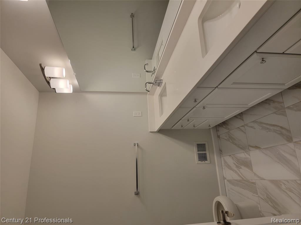 4813 Parkside Lane, Troy, MI 48085 — Photo 7