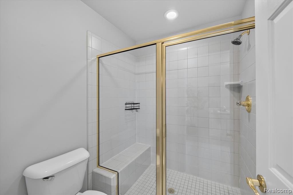 5079 Pinewood Drive, Brighton, MI 48116 — Photo 24