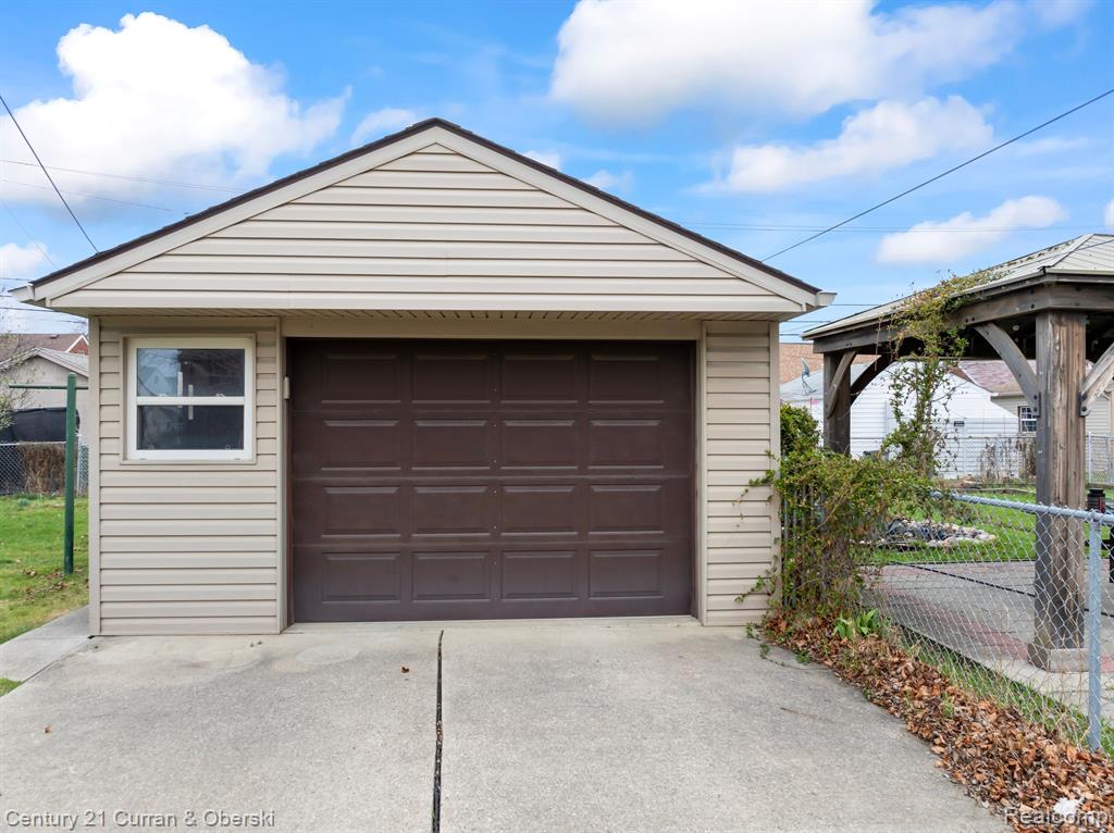 6100 HORGER Street, Dearborn, MI 48126 — Photo 8