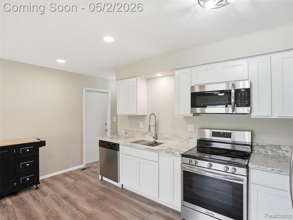 8618 Alwardt Drive, Sterling Heights, MI 48313 — Photo 11