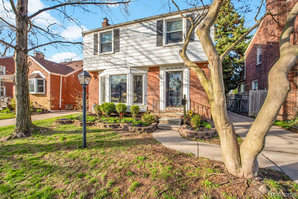 4994 HILLCREST Street, Grosse Pointe, MI 48236 — Photo 19