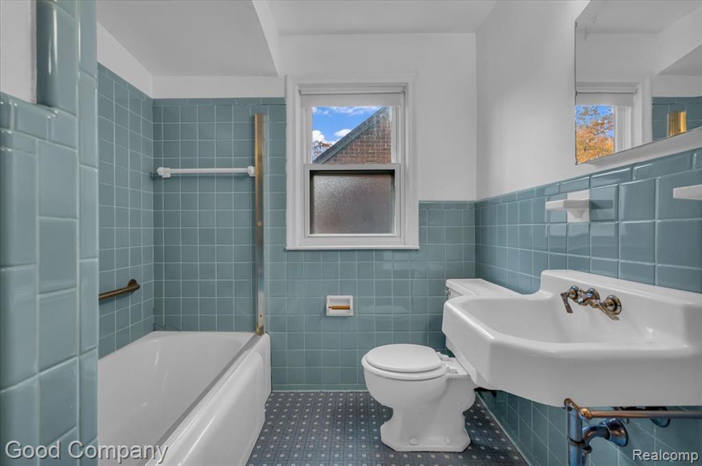 2564 WOODSTOCK Drive, Highland Park, MI 48203 — Photo 30