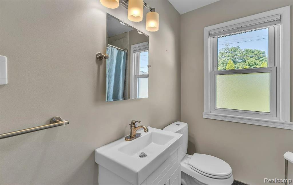 9623 Fairfield Street, Livonia, MI 48150 — Photo 15