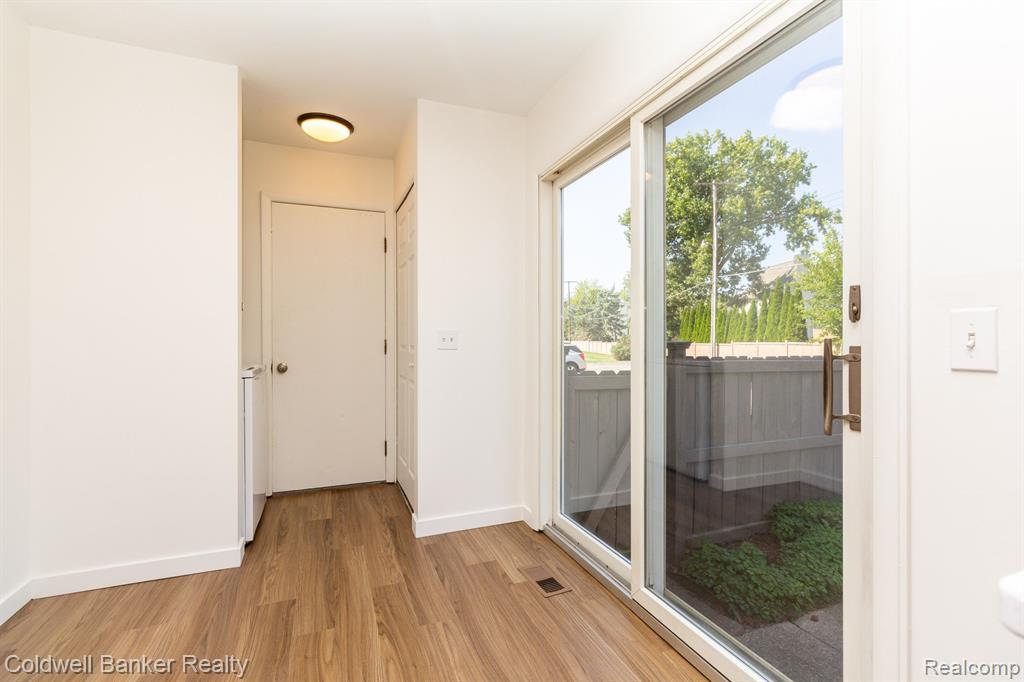 23793 STONEHENGE, Novi, MI — Photo 16