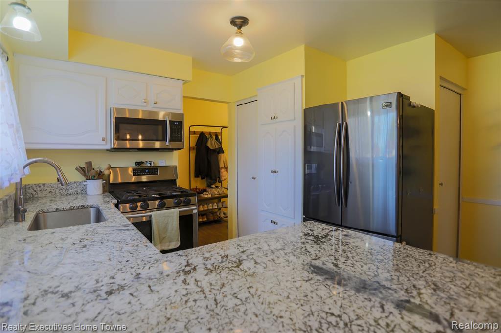 29847 Palomino Drive, Warren, MI 48093 — Photo 22