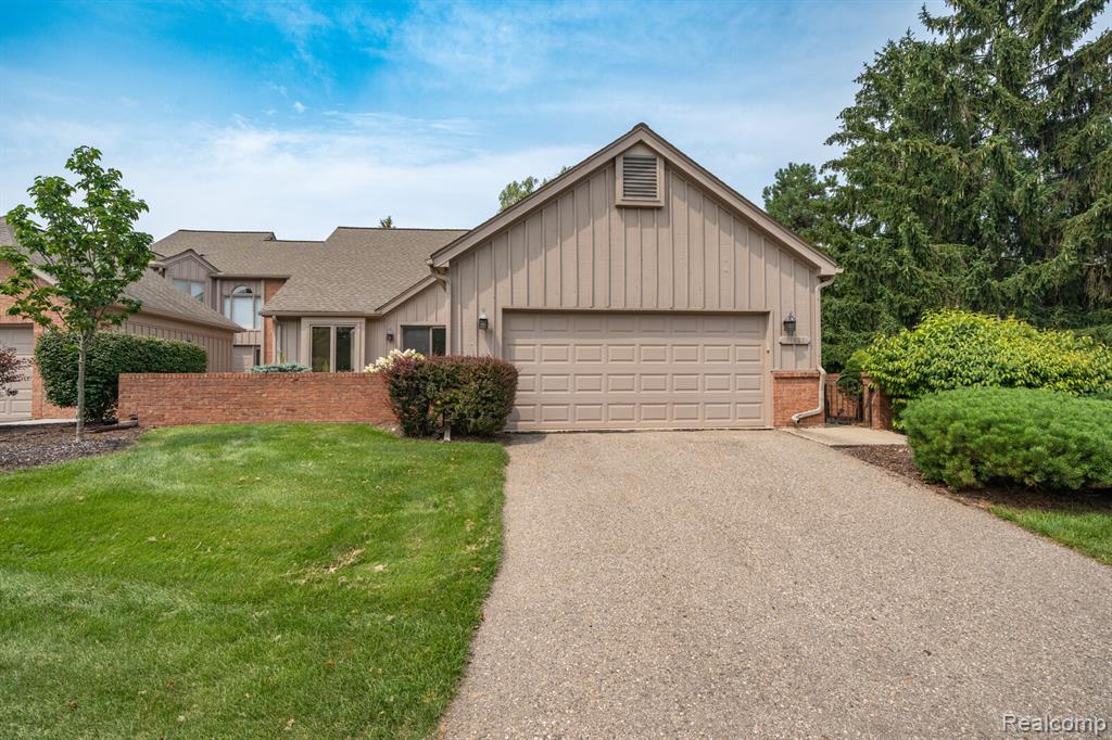 37622 Russett Drive, Farmington Hills, MI 48331 — Photo 28