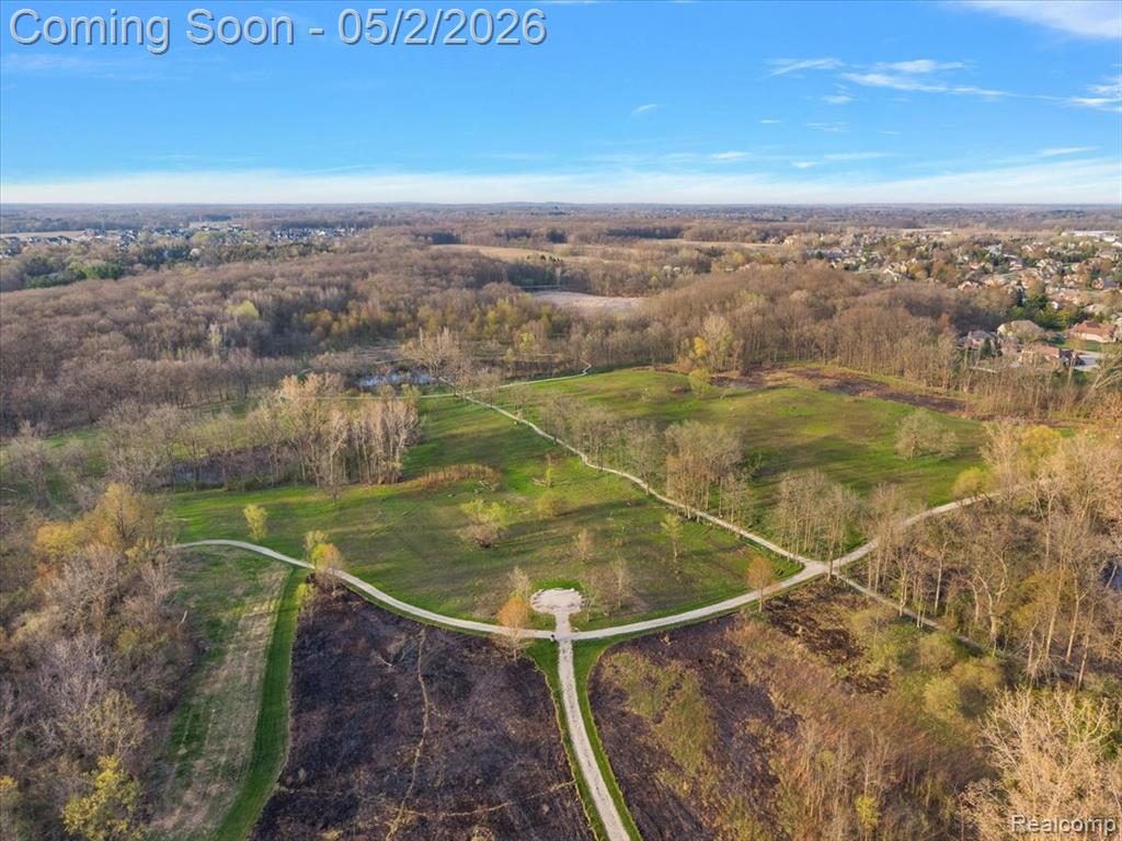 930 Bear Creek Court, Rochester, MI 48306 — Photo 13