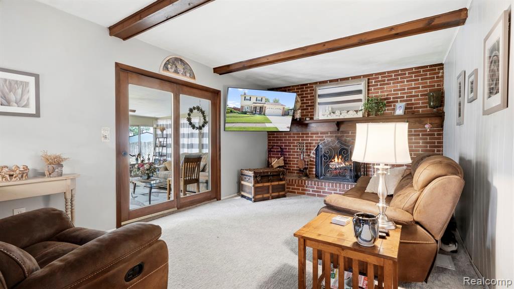 27654 Oakcrest Drive, Brownstown, MI 48183 — Photo 13