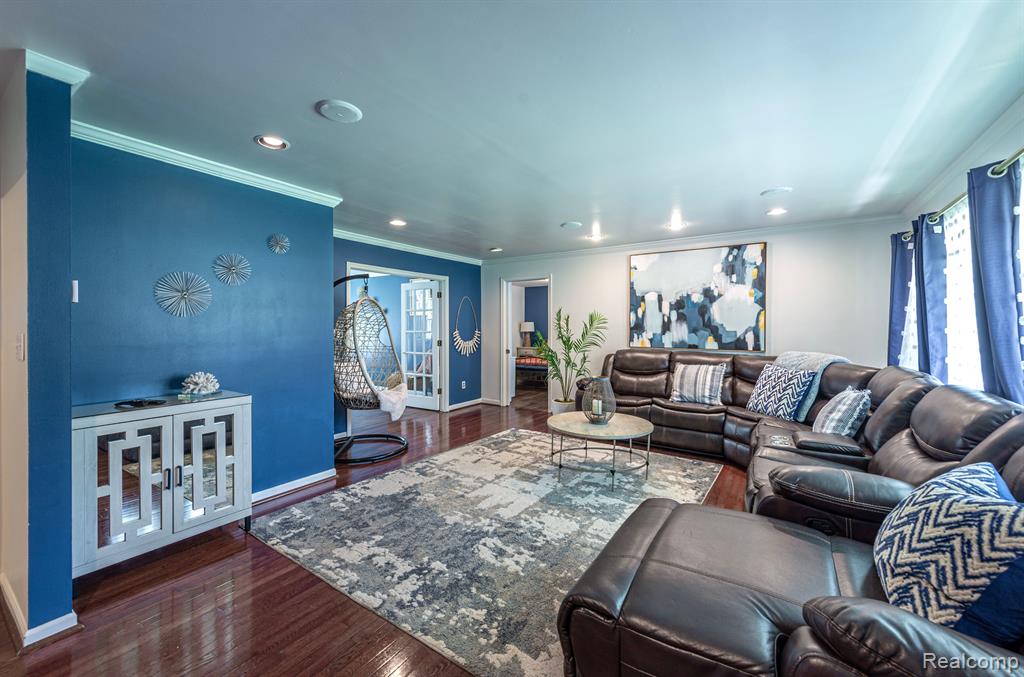 6861 N CLUNBURY Road, West Bloomfield, MI — Photo 12