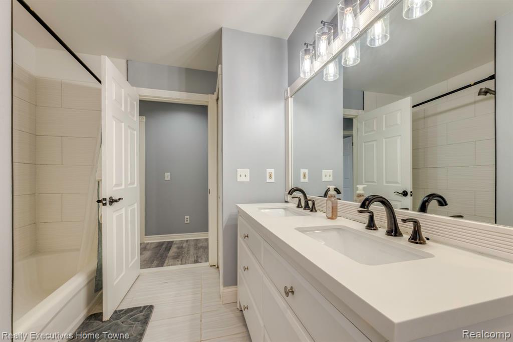 48896 KINGS Drive, Shelby Twp, MI 48315 — Photo 16