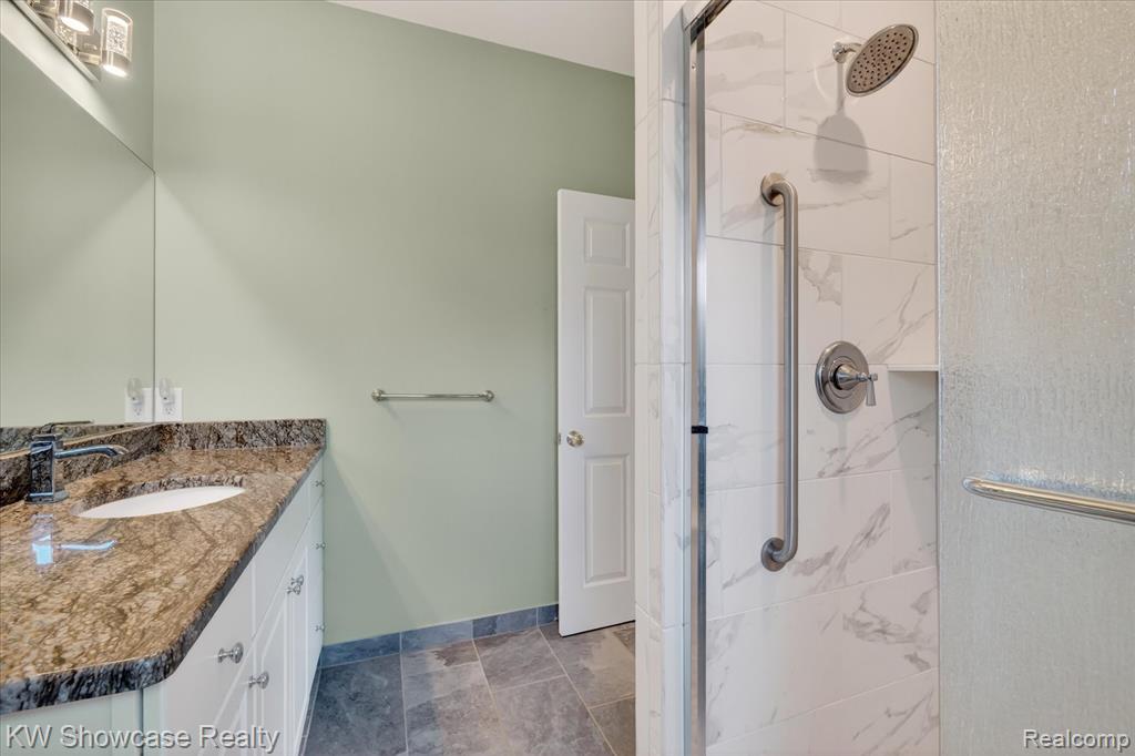 707 Pointe Court, Milford, MI 48381 — Photo 17