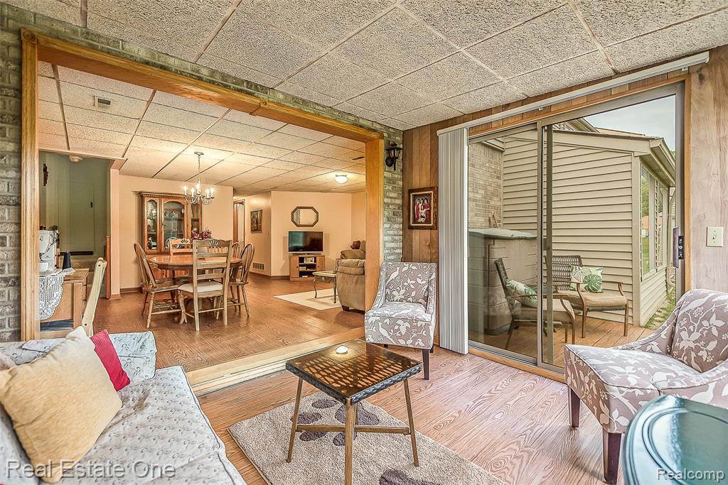 62511 RALEIGH Court, 5, South Lyon, MI 48178 — Photo 30