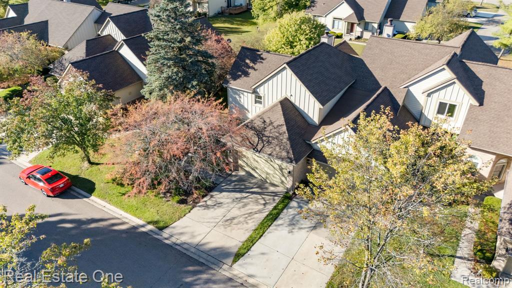 2588 Maple Forest Court, Wixom, MI 48393 — Photo 35