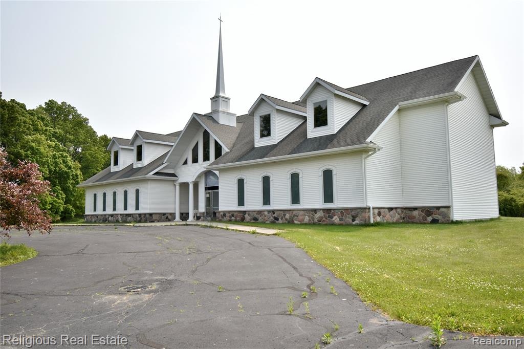 9537 S Clinton Trail, Eaton Rapids, MI 48827 — Photo 2