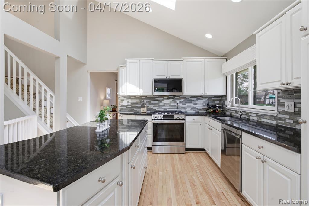 3389 Shawnee Lane, Waterford, MI 48329 — Photo 30