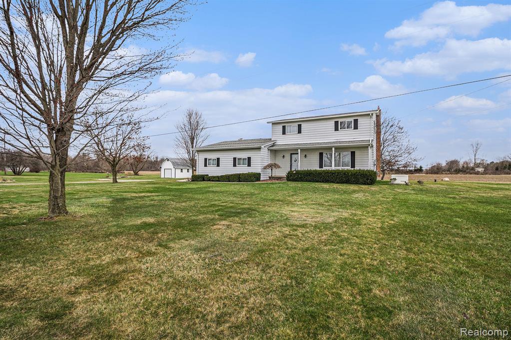 7048 SEYMOUR Road, Swartz Creek, MI 48473 — Photo 4